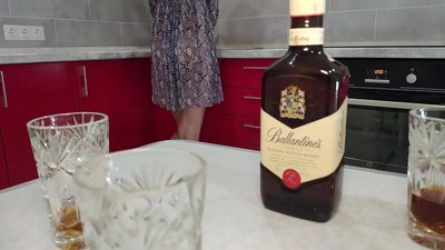Seksas su girta draugo žmona. Tikiuosi, kad jos nepastumsiu.